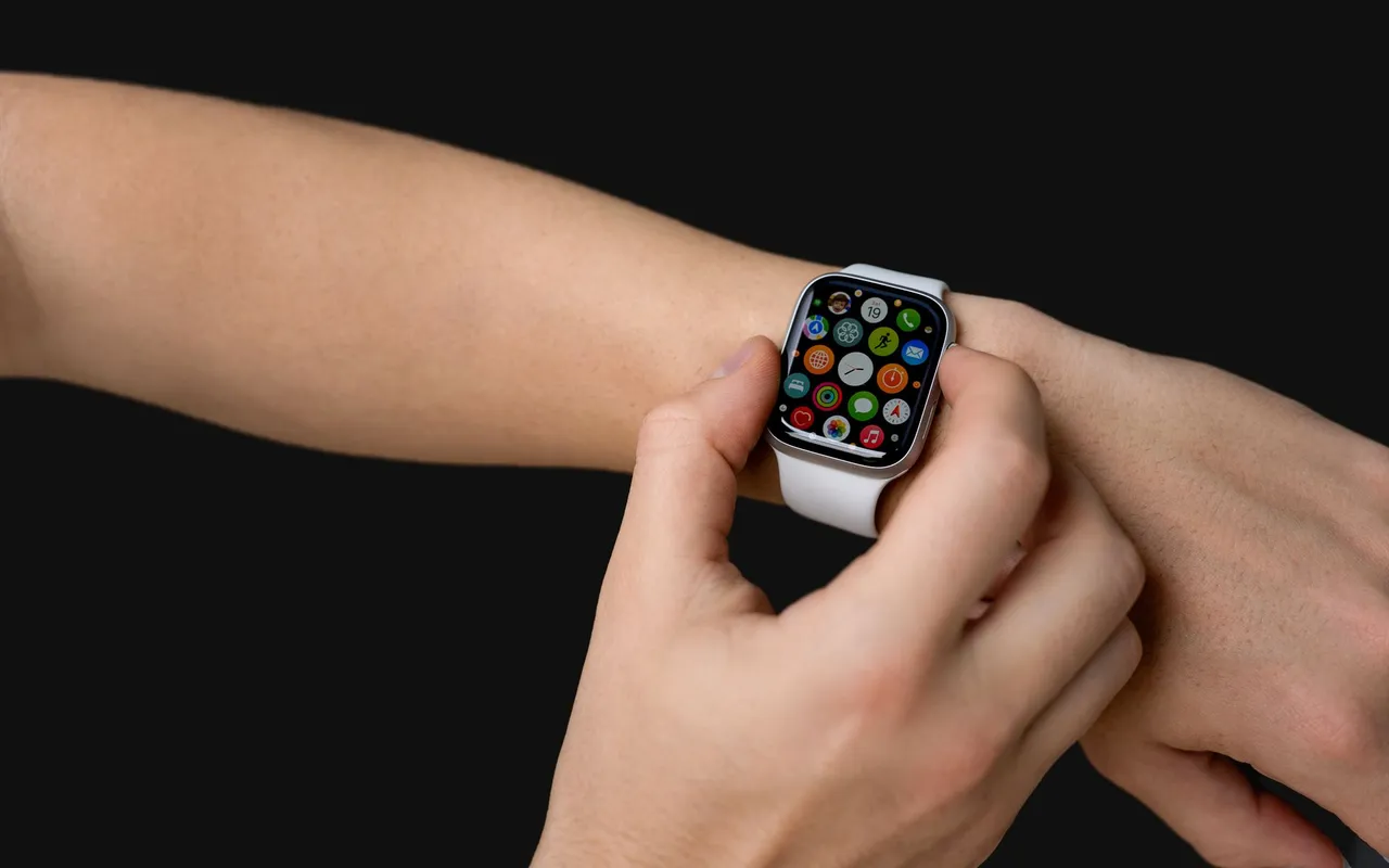 Meilleure montre connectée homme 2024 : toutes les réponses pour faire le bon choix