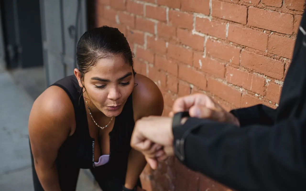 Montre connectée homme sport : les idées reçues qu'il faut abandonner