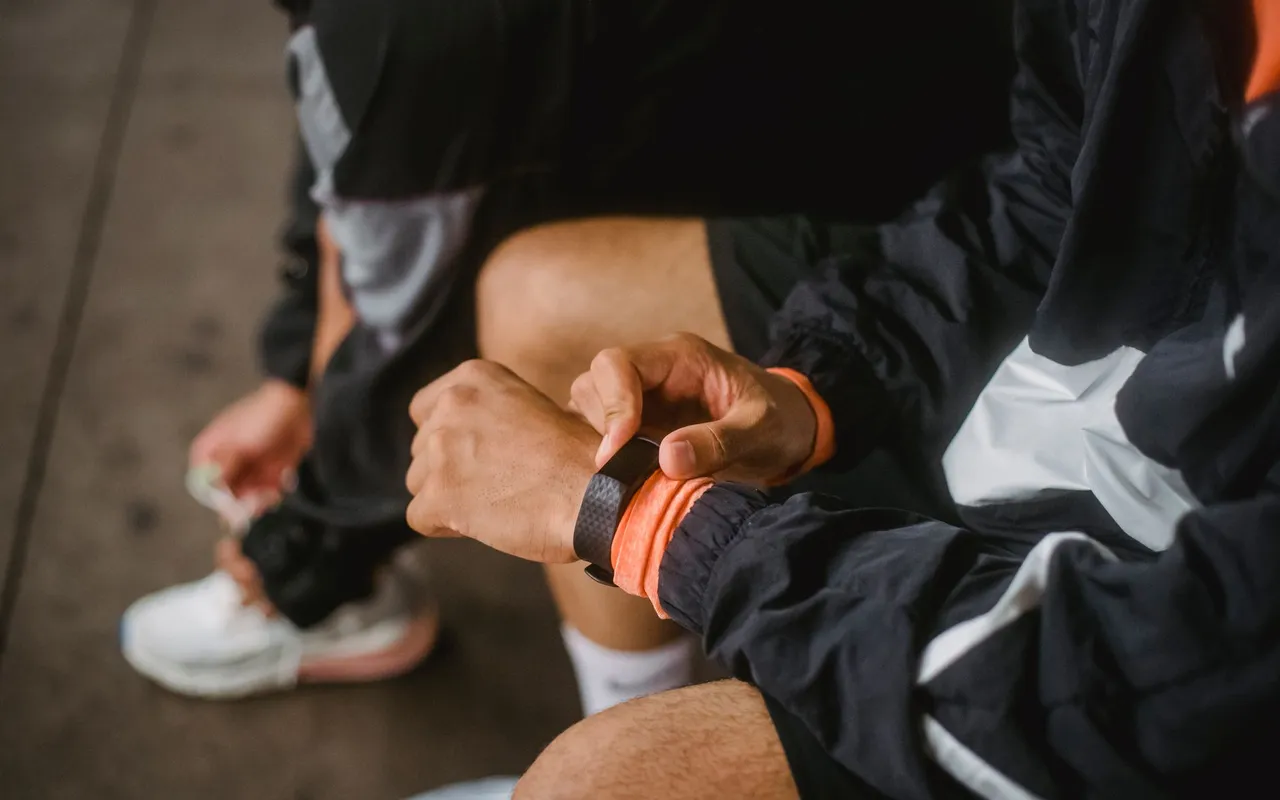 Montre connectée sport homme : 4 idées reçues qui faussent votre guide d'achat